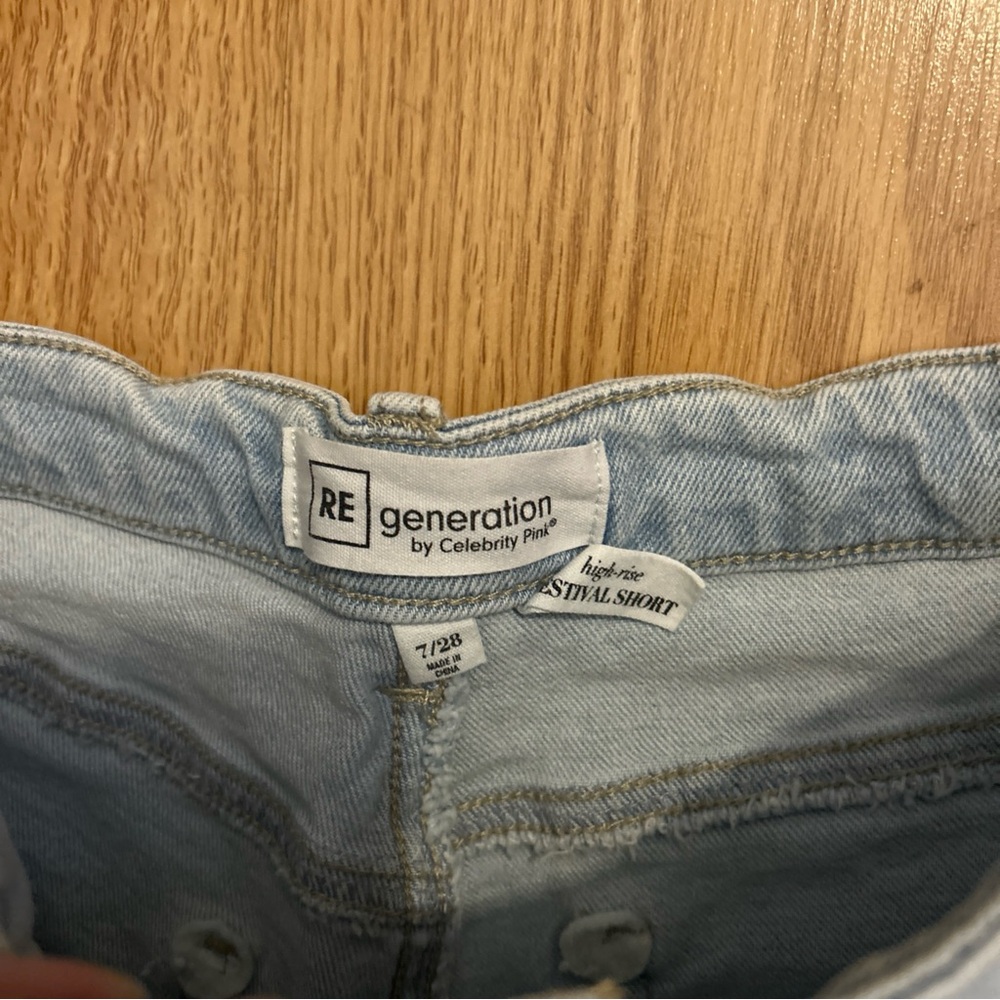 REgeneration by Celebrity Pink High Rise Festival Cutoff Denim Short size 7/28 - Picture 2 of 4